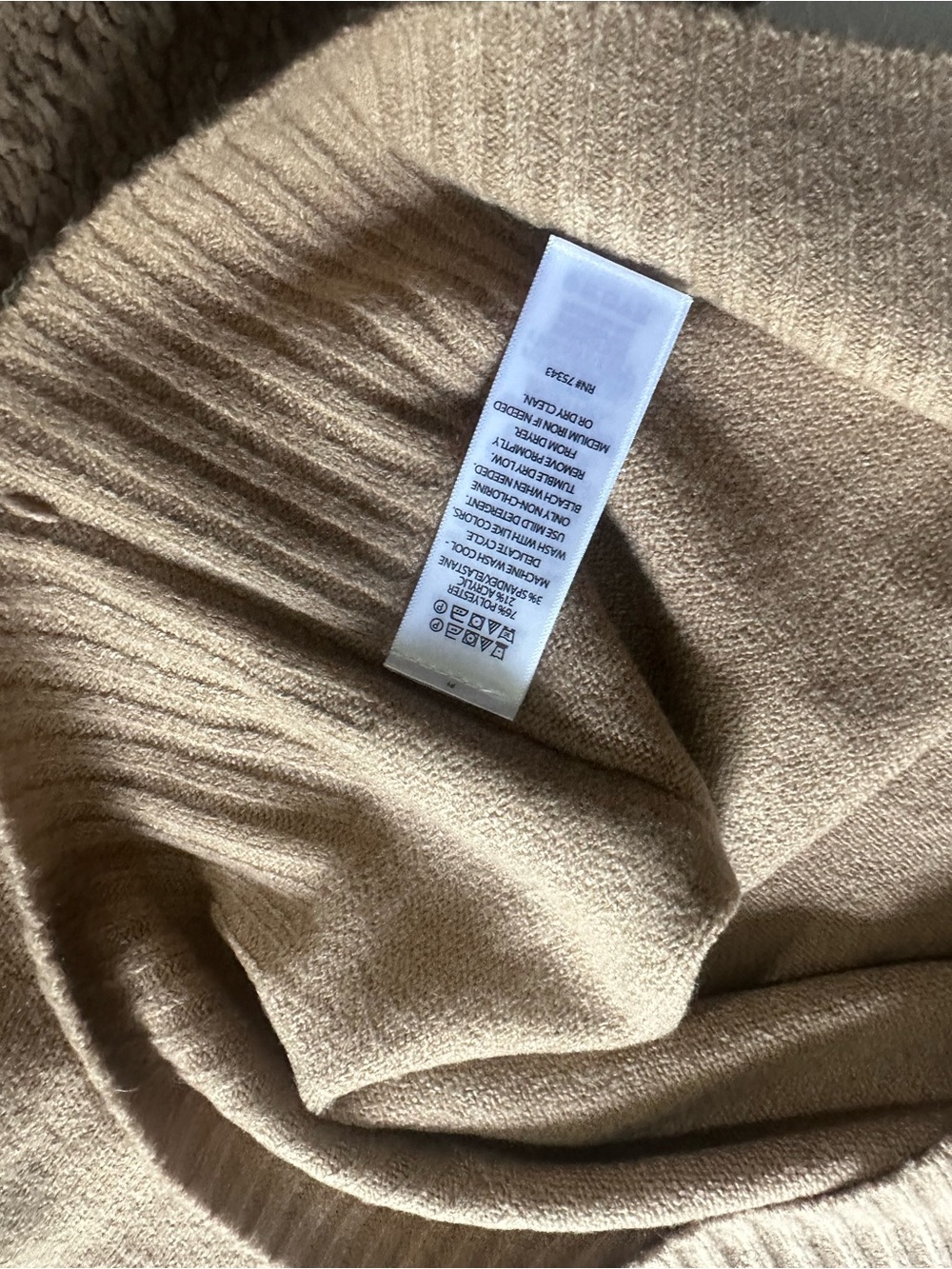 Song of Style Women's V-Neck Sweater in Camel - Picture 6 of 6